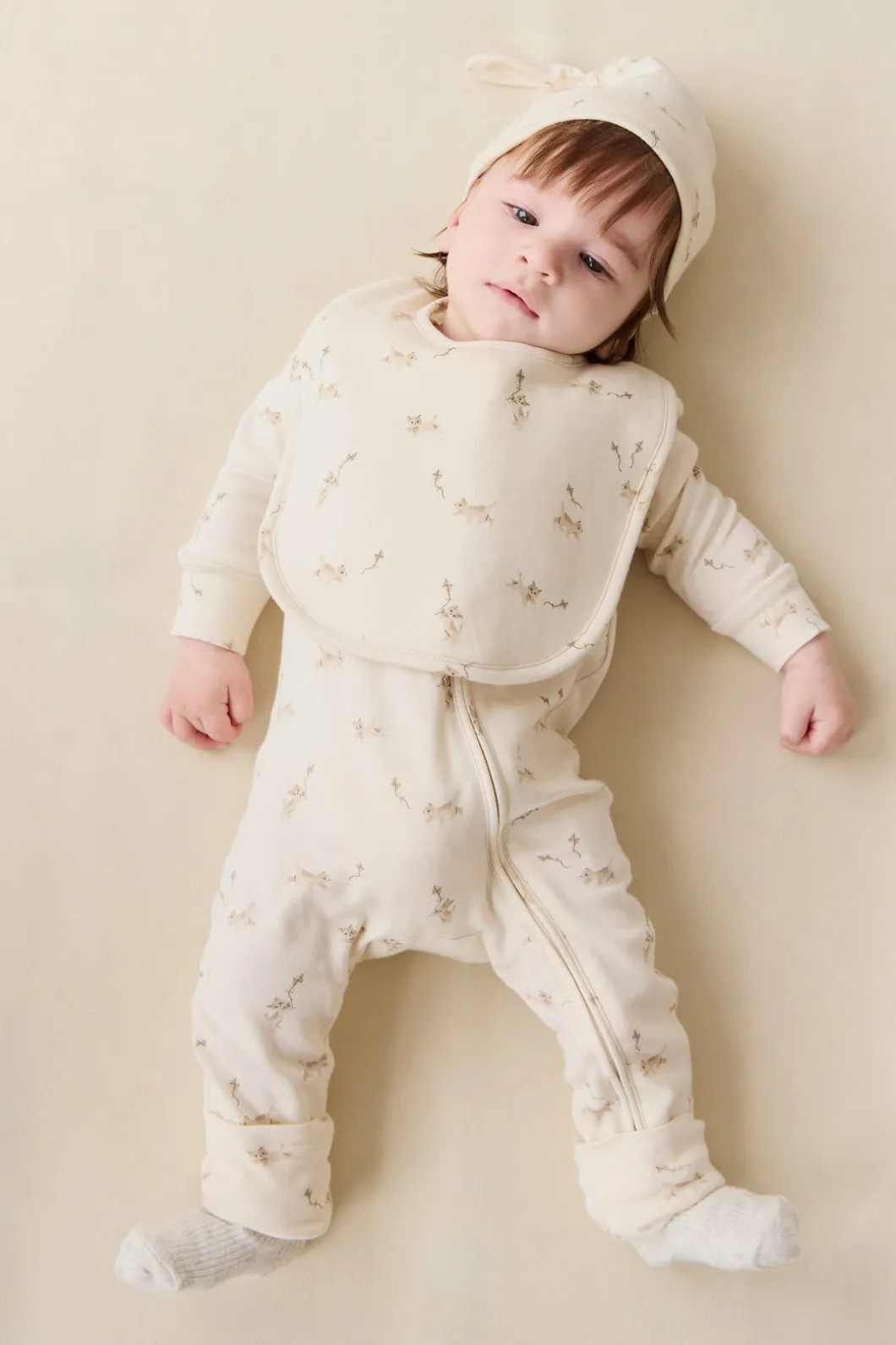Organic Cotton Bib - Kitten and His Kites