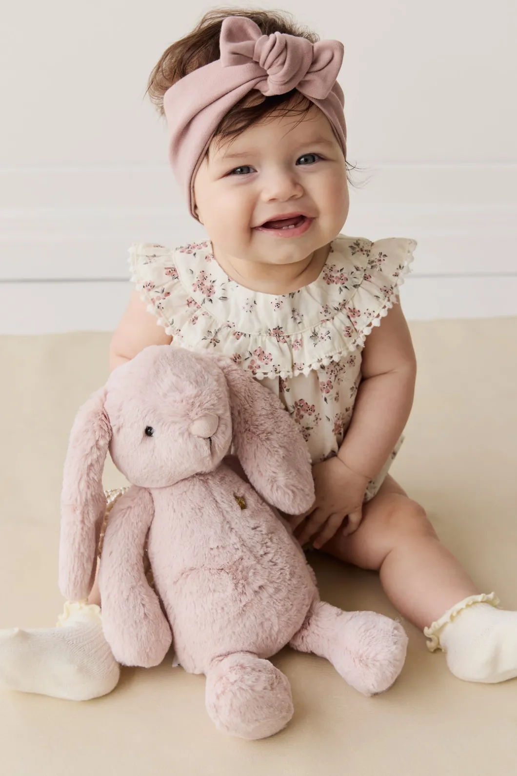 Snuggle Bunnies - Glitter Penelope