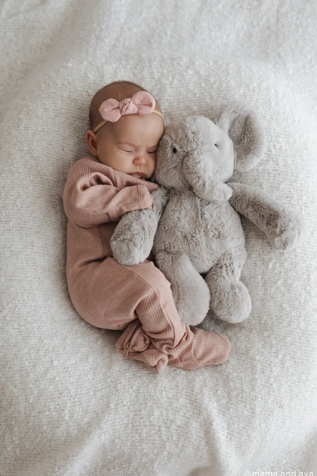 Snuggle Bunnies - Olive The Elephant