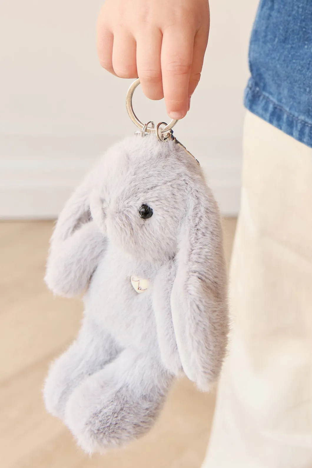 Snuggle Bunnies - Penelope Keyring - Silver